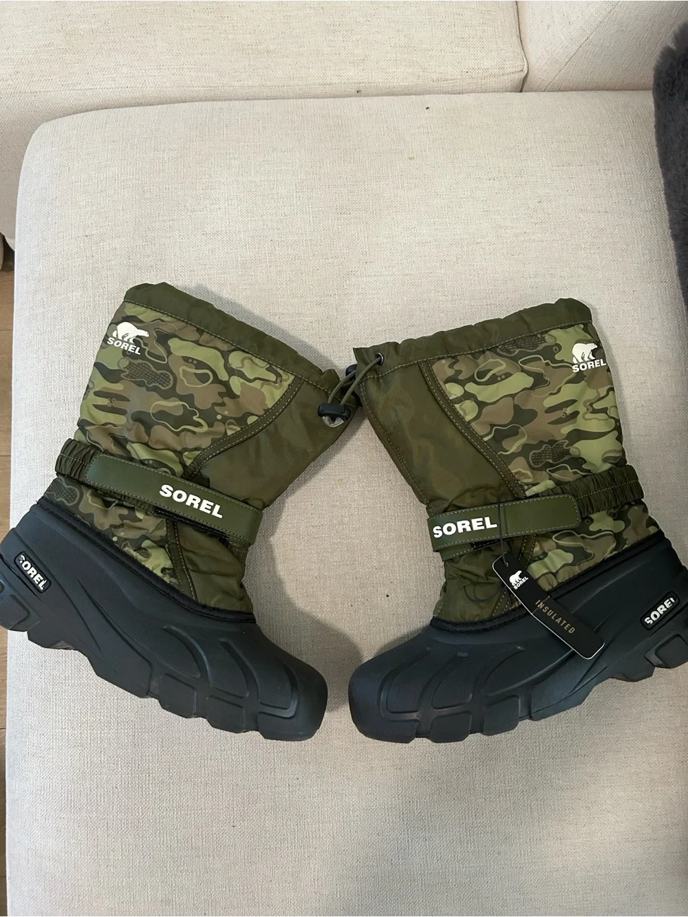 Sorel Kids Flurry printed snow boots, Utility Green, Size Kids 5, Preowned.